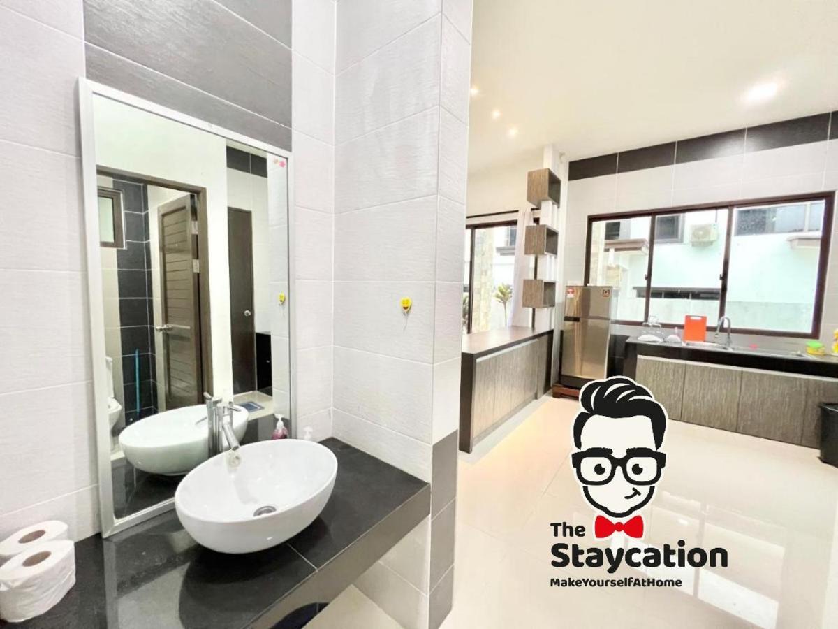 Staycation Homestay 4 Kota Samarahan D Gated House Kuching Luaran gambar